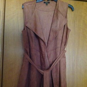 Cupio vest suede look Large rust color with belt